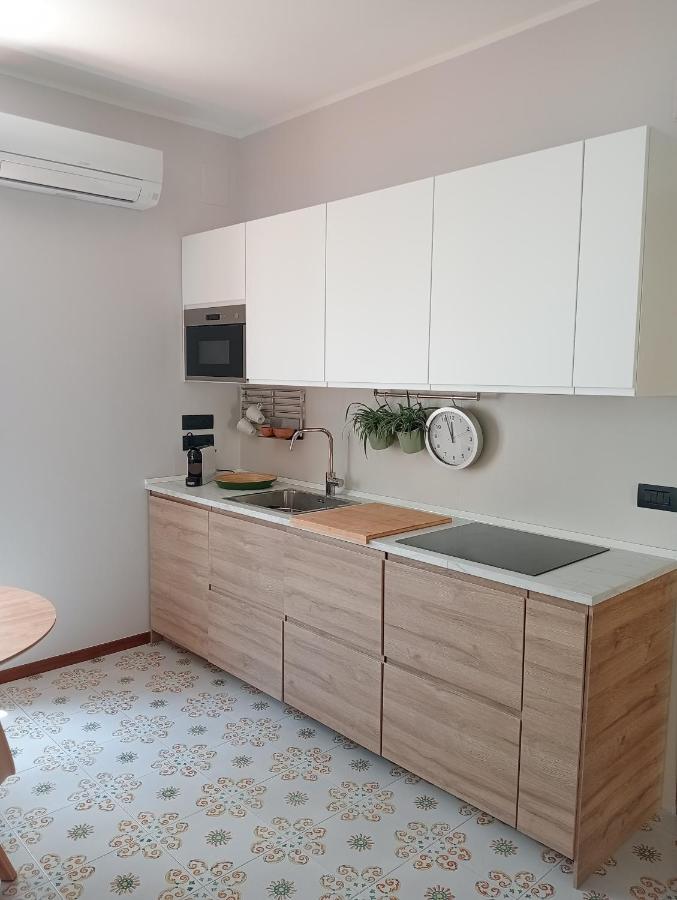 Diana Apartment Салерно Екстериор снимка